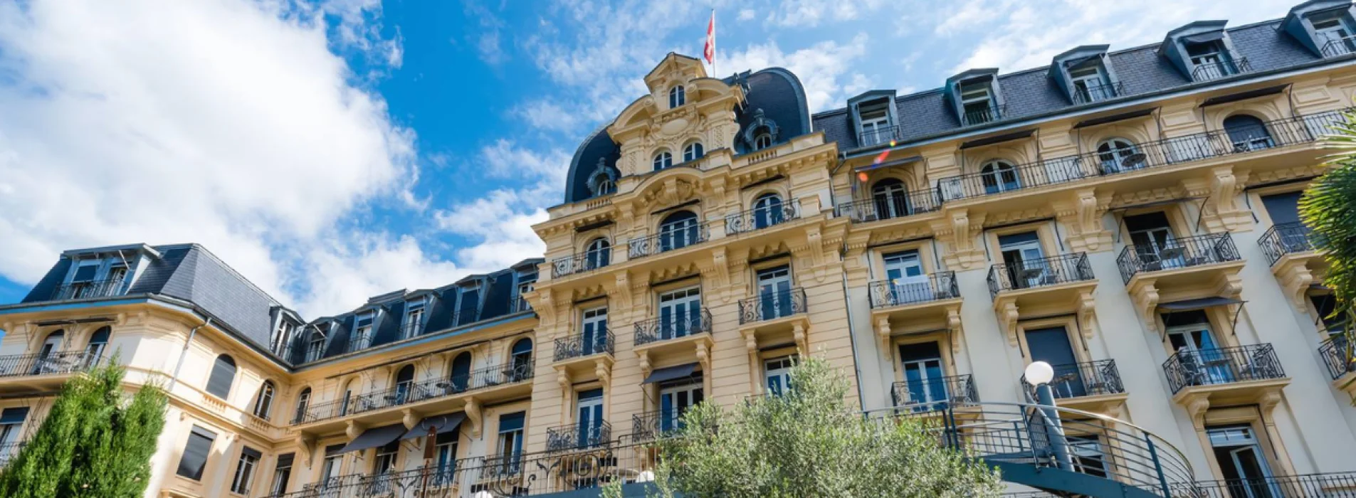 HIM Business School campus