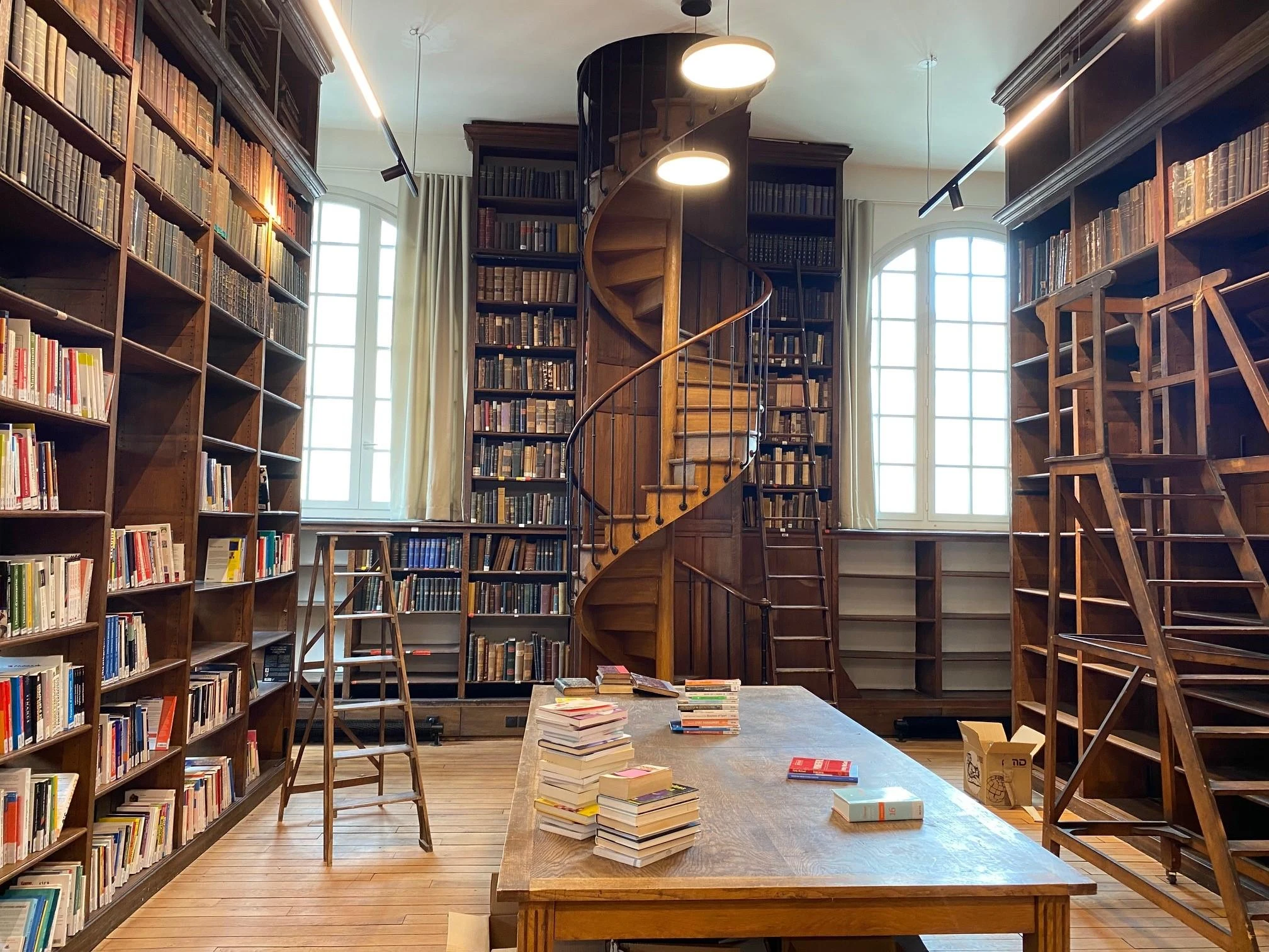 Paris School Of Business