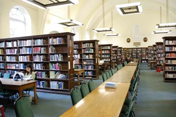 Regent's University London