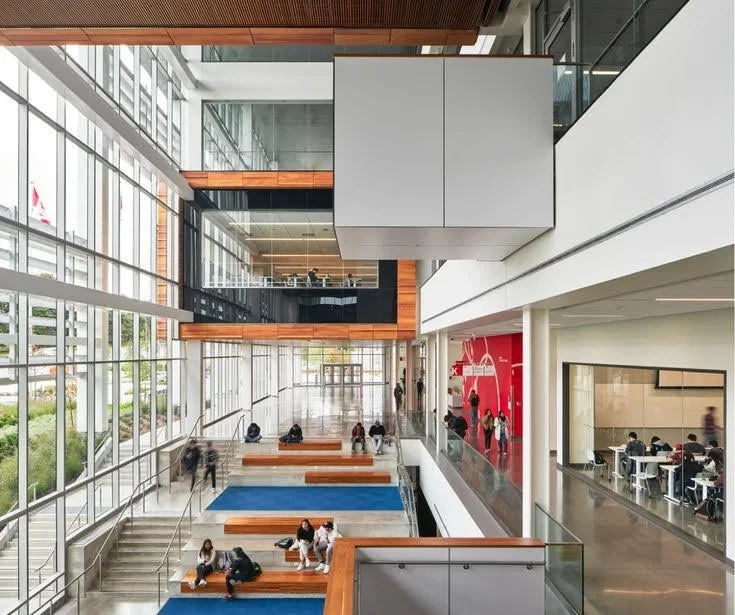 Seneca Polytechnic - Newnham Campus