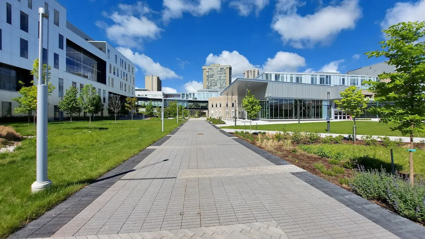 Seneca Polytechnic - Newnham Campus