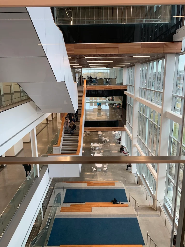 Seneca Polytechnic - Newnham Campus